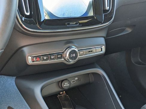 Certified 2023 Volvo C40 P8 Recharge Ultimate AWD/4WD image 19