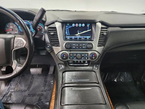 Used 2016 Chevrolet Suburban LTZ image 17