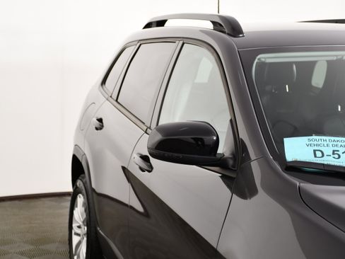 Used 2022 Jeep Cherokee Latitude Lux AWD/4WD image 14