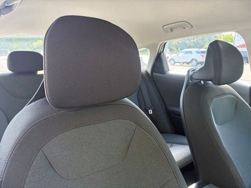 Used 2025 Kia K4 FWD image 27