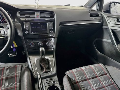 Used 2016 Volkswagen Golf 4-Door FWD image 28