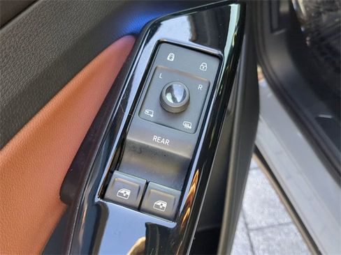 Certified 2021 Volkswagen ID.4 Pro S w/ Gradient Package image 19