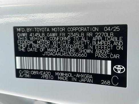 Certified 2025 Toyota Prius XLE FWD image 26