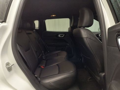 Used 2025 Jeep Compass Latitude w/ Altitude Special Edition image 28