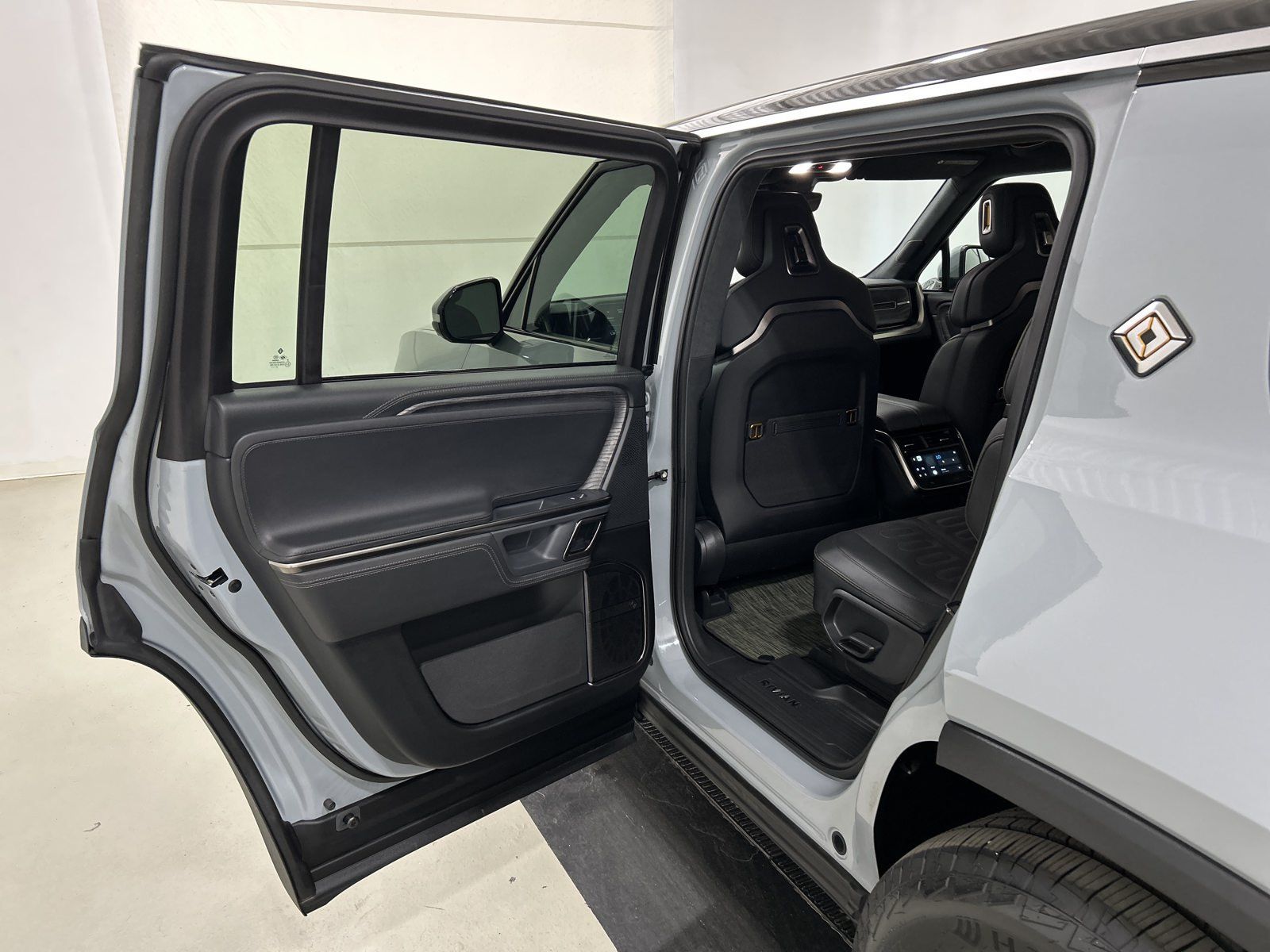 Used 2023 Rivian R1S Adventure Quad AWD/4WD image 17