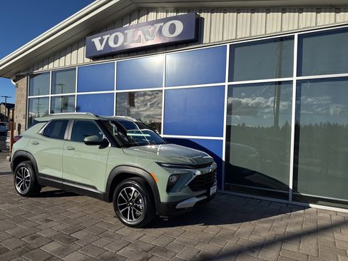 Used 2025 Chevrolet TrailBlazer LT image 1