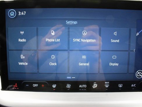 Used 2024 Ford Escape Platinum image 27