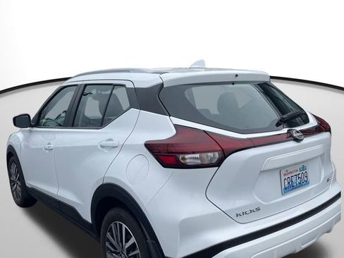 Used 2023 Nissan Kicks SV image 7