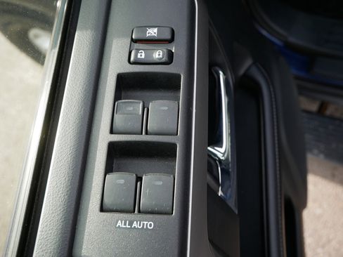 Used 2018 Toyota 4Runner SR5 Premium image 19