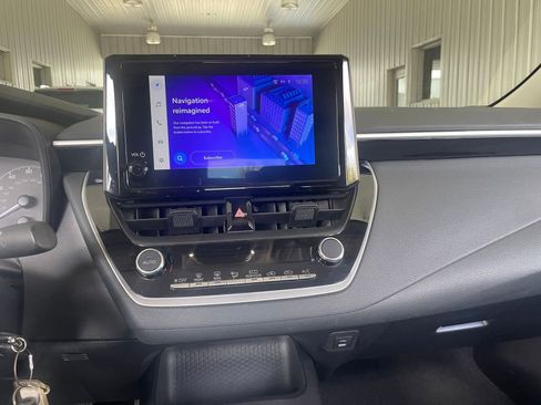 Used 2025 Toyota Corolla LE image 18