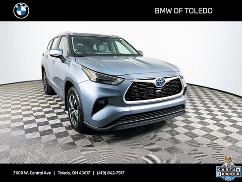 Used 2023 Toyota Highlander XLE image 1