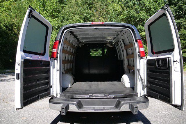 Used 2021 Chevrolet Express 2500 w/ Driver Convenience Package RWD image 2