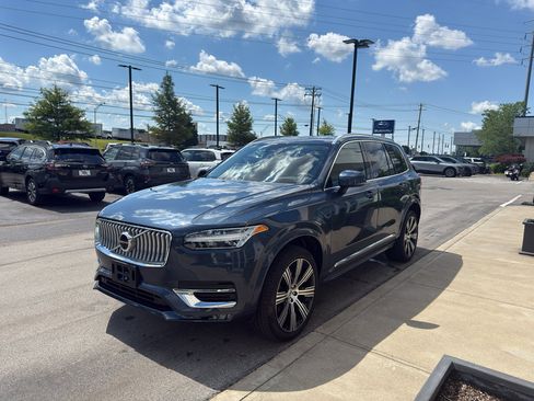 Used 2023 Volvo XC90 B6 Ultimate w/ Protection Package Premier AWD/4WD image 7