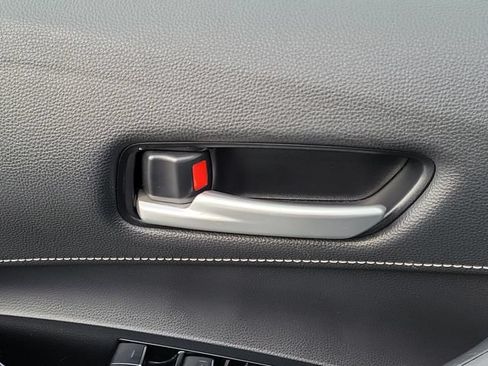 Used 2022 Toyota Corolla SE FWD image 17