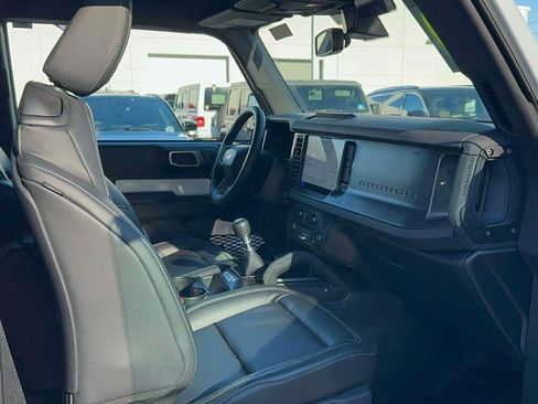 Used 2025 Ford Bronco Badlands w/ Sasquatch Package image 27