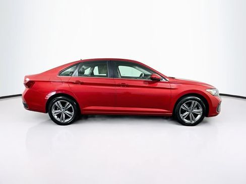 Certified 2023 Volkswagen Jetta SE w/ Panoramic Sunroof Package FWD image 9