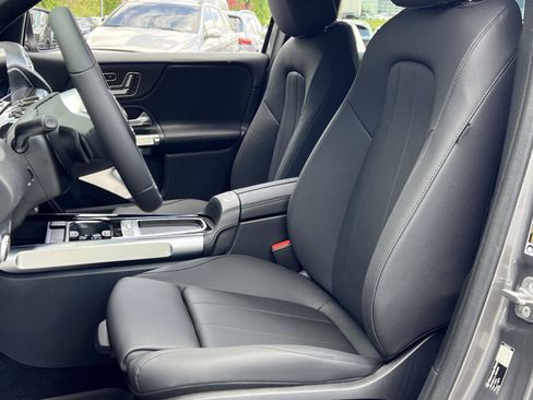 New 2026 Mercedes-Benz GLB 250 4MATIC image 18