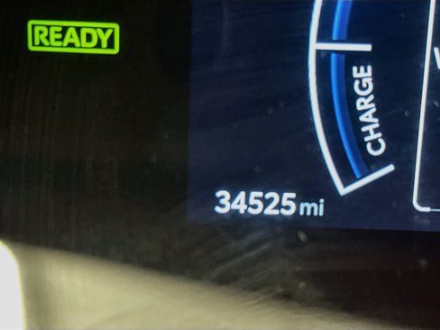 Used 2025 Toyota Camry LE FWD image 19