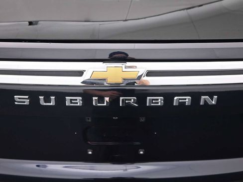 Used 2022 Chevrolet Suburban LS AWD/4WD image 26