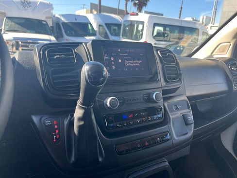 Used 2025 RAM ProMaster 2500 w/ Convenience Group FWD image 14