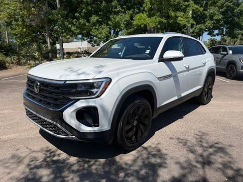 New 2026 Volkswagen Atlas Cross Sport SE FWD image 3