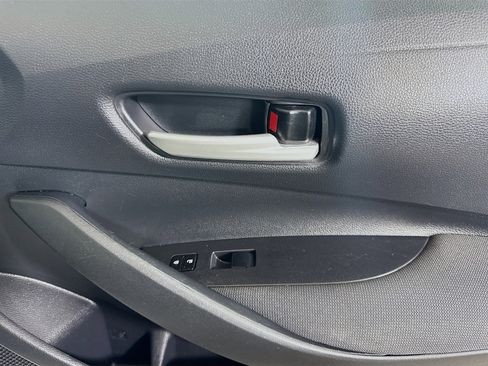 Used 2021 Toyota Corolla LE image 30