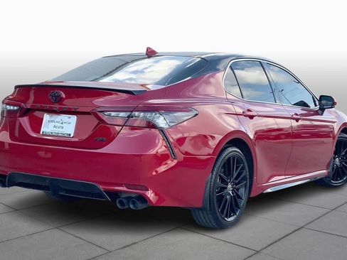 Used 2021 Toyota Camry XSE image 12