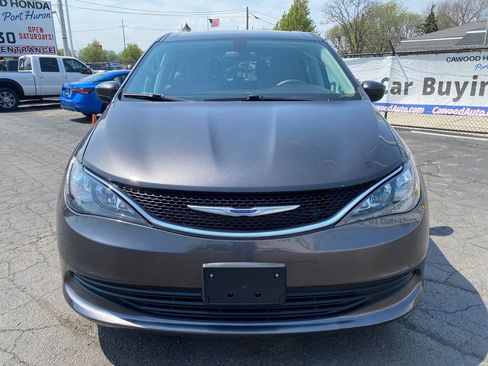 Used 2020 Chrysler Voyager LX FWD image 8