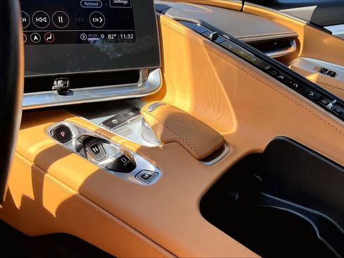 Used 2021 Chevrolet Corvette Stingray Premium Cpe w/ Z51 Performance Package image 31