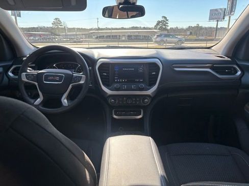 Used 2023 GMC Acadia SLE image 12