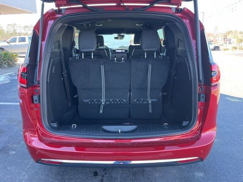 New 2026 Chrysler Pacifica Select image 17
