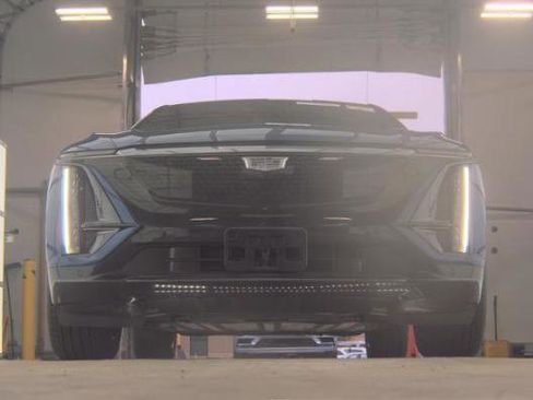 Used 2024 Cadillac Lyriq Sport image 3