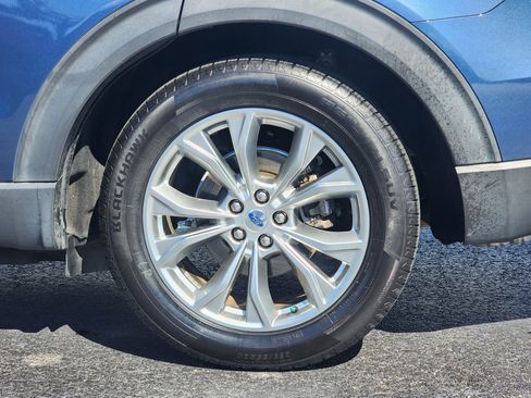 Used 2020 Ford Explorer XLT w/ Equipment Group 202A image 9