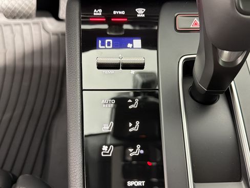 Used 2026 Porsche Macan S AWD/4WD image 19