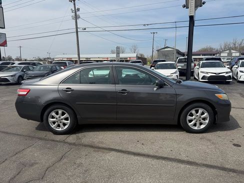 Used 2011 Toyota Camry LE w/ LE Extra-Value Pkg image 5