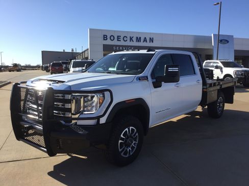 Used 2021 GMC Sierra 3500 SLE w/ SLE Convenience Package image 1