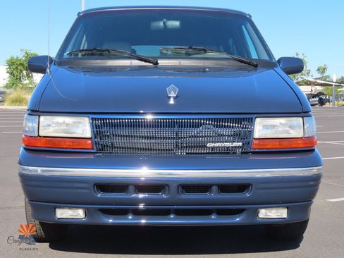 Used 1995 Chrysler Town & Country image 32