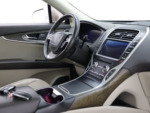 Used 2019 Lincoln Nautilus Reserve FWD image 40