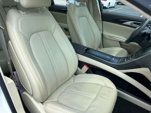 Used 2013 Lincoln MKZ AWD image 16