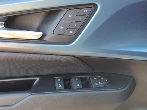 Used 2024 Chevrolet Equinox EV LT FWD image 16