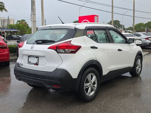 Used 2019 Nissan Kicks S FWD image 8