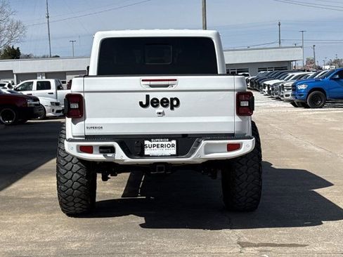 Used 2022 Jeep Gladiator Overland image 4