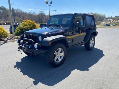 Used 2012 Jeep Wrangler Rubicon w/ PWR Convenience Group AWD/4WD image 3