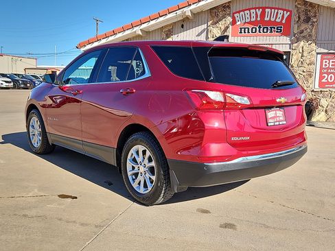 Used 2018 Chevrolet Equinox LT image 2