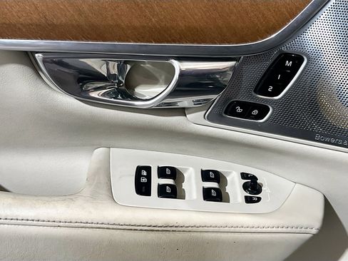 Used 2017 Volvo S90 T6 Inscription w/ Vision Package image 12