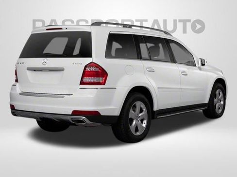 Used 2011 Mercedes-Benz GL 550 4MATIC image 2