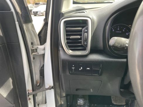 Used 2020 Kia Sportage LX w/ LX Popular Package image 15