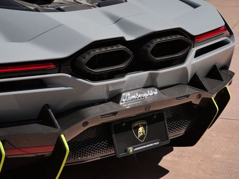 Used 2025 Lamborghini Revuelto AWD/4WD image 16