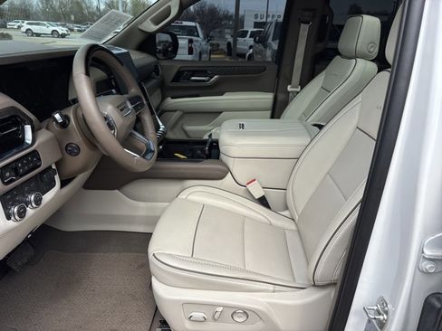 Used 2025 GMC Yukon Denali w/ Denali Reserve Package image 16