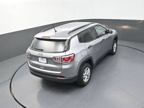 Used 2018 Jeep Compass Sport AWD/4WD image 19